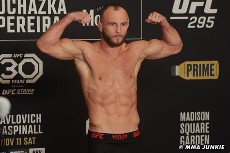 rebecki sherdog|UFC 295 Highlight Video: Mateusz Rebecki Armbars Roosevelt .